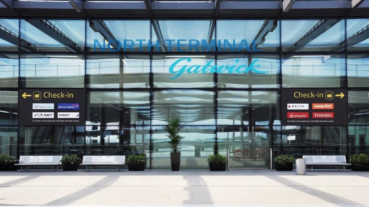 Barnsley to Gatwick airport up to 8 passenger taxis