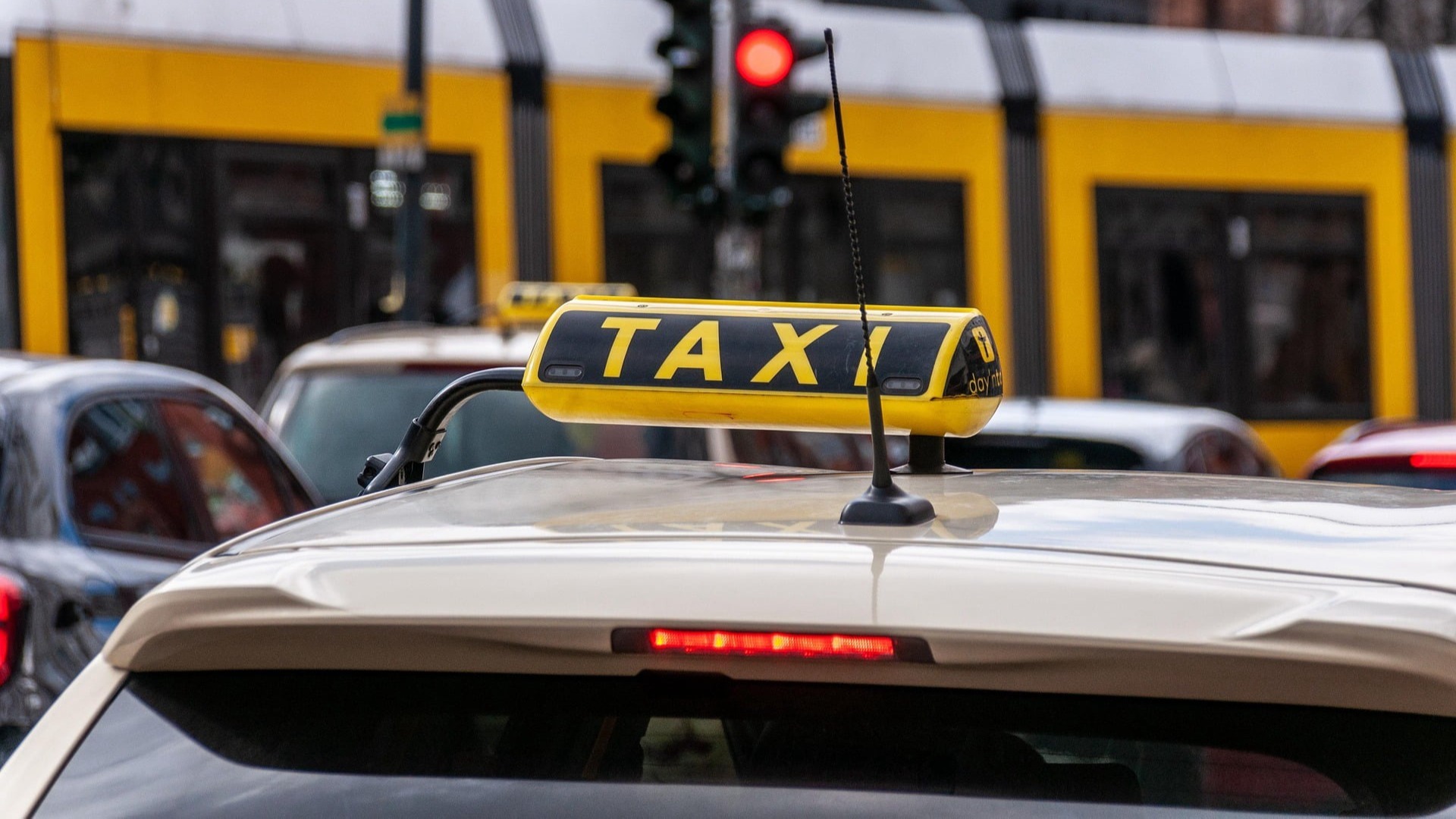 Pre-booked private hire taxi in Barnsley with fixed prices and card payment facilities